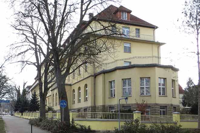 Gelernte Pflegehilfskraft (m/w/d) - Dein Arbeitsplatz in einer wertschätzenden Atmosphäre! Erfurt - DRK-Christianenheim Senioren- und Pflegeheim - Pflegia