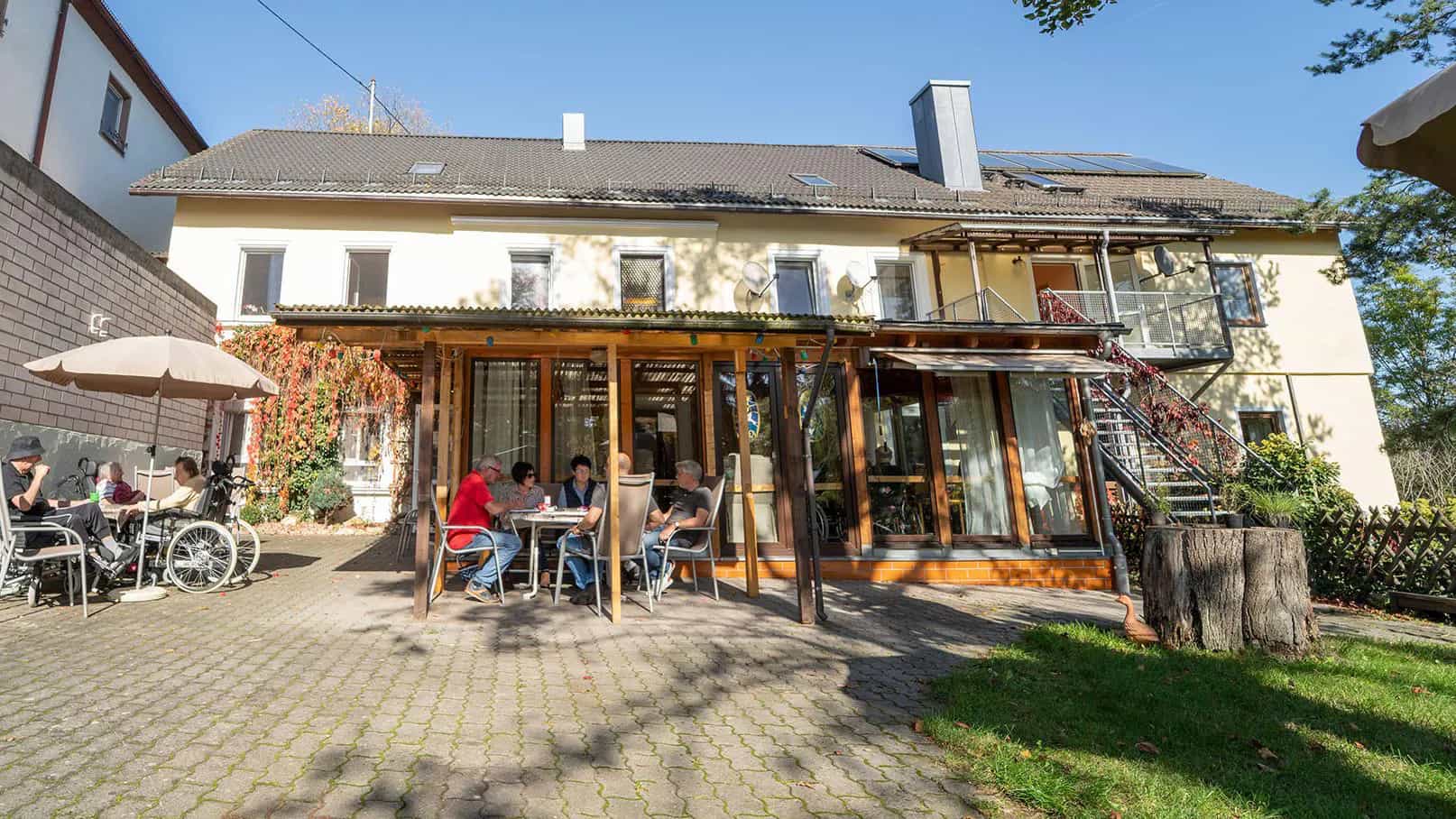 Pflegefachkraft (w/m/d) in Voll- oder Teilzeit (50%) für die außerklinische Beatmung - Pflege mit Herz! Münchberg - Ruhesitz Stein GmbH - Ambulante Außerklinische Intensivpflege Münchberg - Pflegia