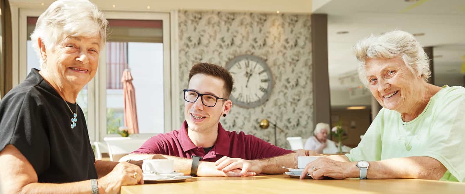 Pflegefachkraft (m/w/d)  - Teamplayer:in mit Herz gesucht! - SenVital Senioren- und Pflegezentrum Göttingen Luisenhof - Pflegia