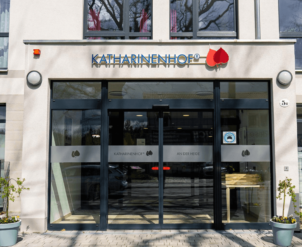 Gelernte Pflegehilfskraft (m/w/d) - Dein Arbeitsplatz in einer familiären Arbeitsatmosphäre! - KATHARINENHOF AN DER HEIDE - Pflegia