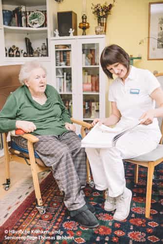 Gelernte Pflegehilfskraft (m/w/d) - Wir fördern Deine Karriere! Wiesbaden - Häusliche Kranken- und Seniorenpflege Thomas Rehbein in Wiesbaden - Pflegia