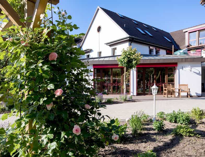 Pflegefachkraft (m/w/d) als Dauernachtwache in Teilzeit - Herzlich willkommen! Zeven - CURA Seniorencentrum Zeven - Pflegia