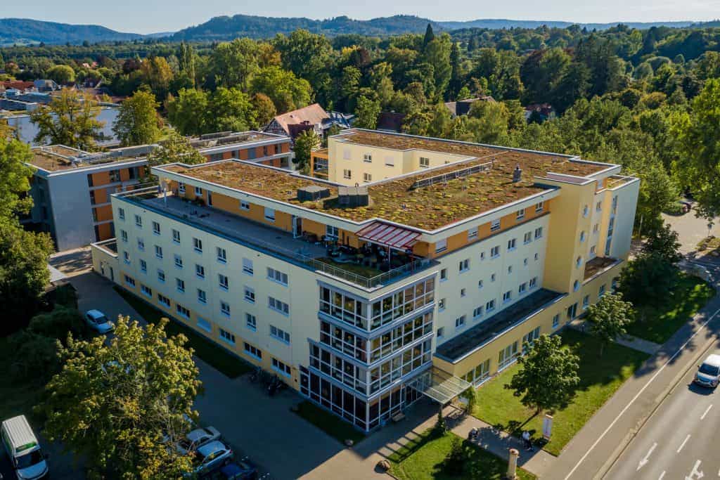 Examinierte:r Alten- oder Krankenpfleger:in (m/w/d) - Komm zu uns! Singen (Hohentwiel) - Servicehaus Sonnenhalde Pflegeheim Singen - Pflegia