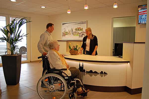 Pflegefachassistenz (m/w/d) - Werde unser Held! - Vitanas Senioren Centrum Fulda Galerie - Pflegia