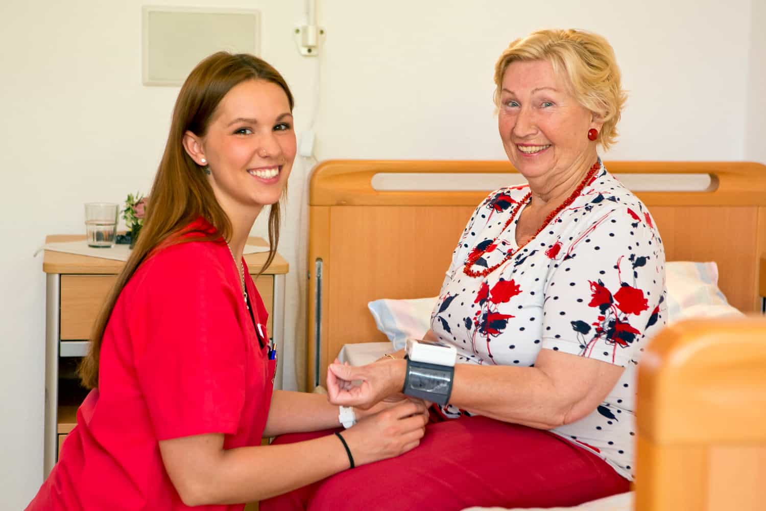 Pflegefachkraft (m/d/w) - Ein Team in dem die Arbeit einfach Spaß macht! Bad Wildungen - Alten-Wohn-Pflegeheim Christkönig - Pflegia