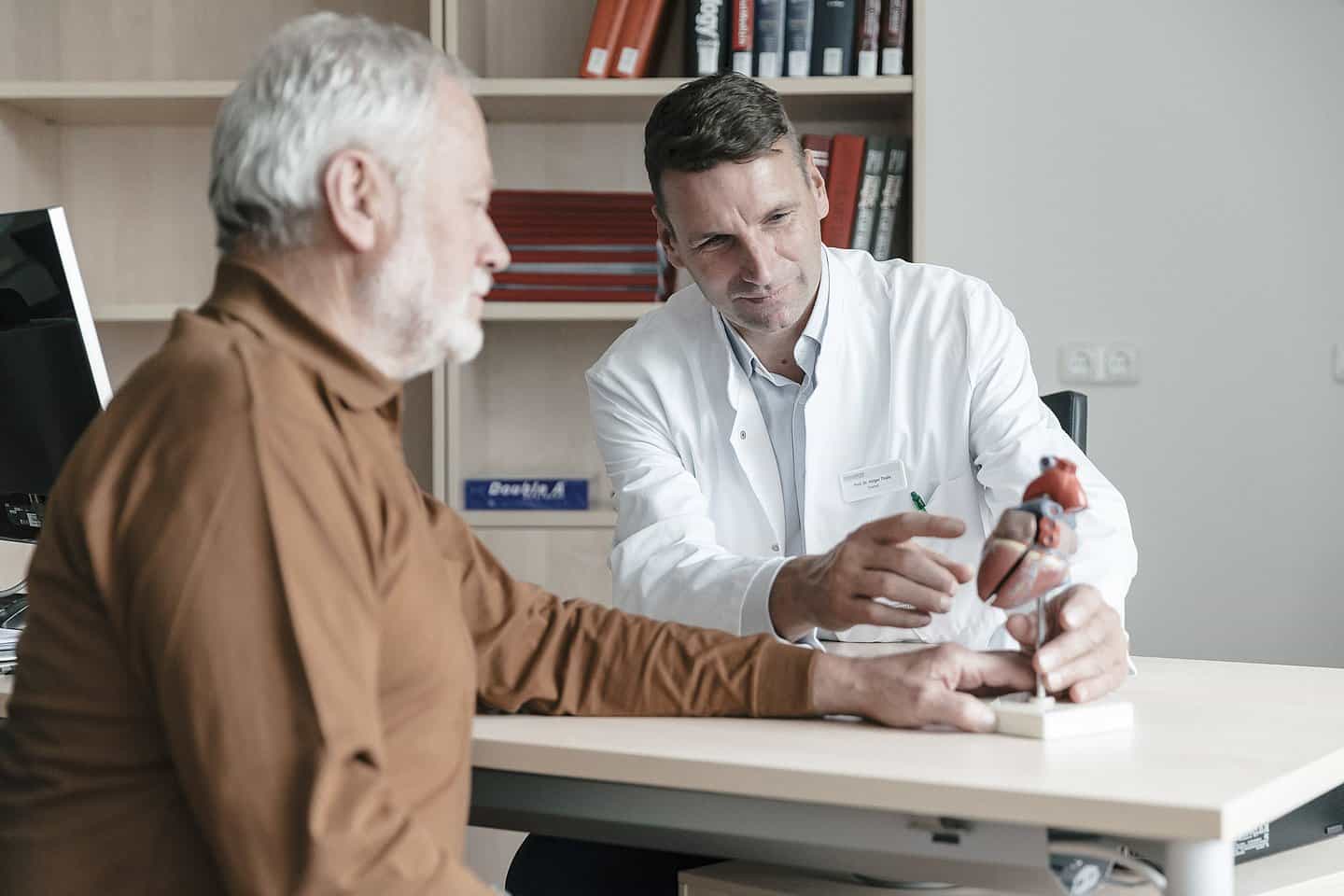 Gelernte Pflegehilfskraft (m/w/d) für unsere Überwachungsstation - ein sicherer Arbeitsplatz mit individueller Mitarbeitendenbetreuung wartet auf Dich! Leipzig - Helios Herzzentrum Leipzig - Pflegia