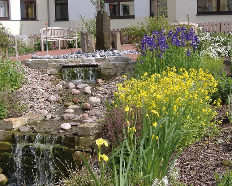 Gelernte Pflegehilfskraft (m/w/d) - ein herzliches, aufgeschlossenes Team wartet auf Dich! Bad Salzuflen - Wohn- und Pflegeheim Salze-Stift - Pflegia