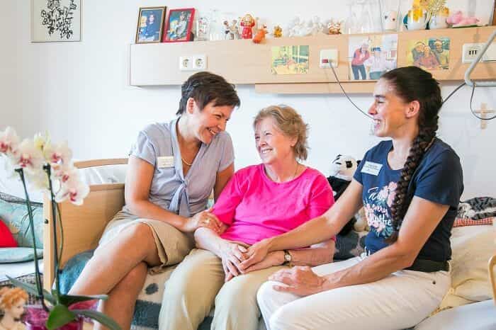 Pflegefachkraft (m/w/d) - ein tolles Team und ein wertschätzender Umgang warten auf Sie! - ALPENLAND Haus der Betreuung und Pflege Öhringen - Pflegia