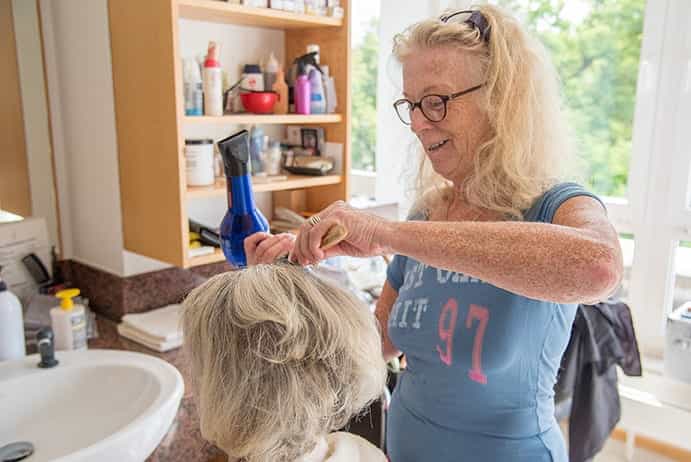 Gelernte Pflegehilfskraft (m/w/d) - Wir suchen Sie! Bonn - Vinzentinerinnen St. Vinzenzhaus - Pflegia