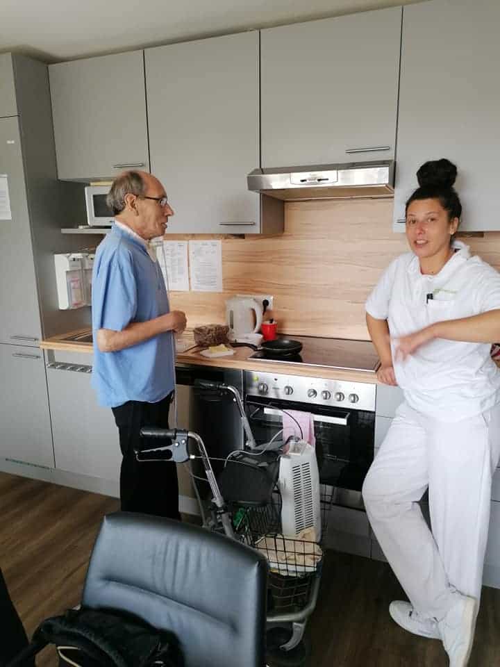 Pflegefachkraft (m/w/d) außerklinische Intensivpflege 1:1 Versorgung - Bei uns stehen Sie im Mittelpunkt! Neufahrn bei Freising - VIVICARE 1 zu 1 Intensivpflege Erwachsene - Pflegia