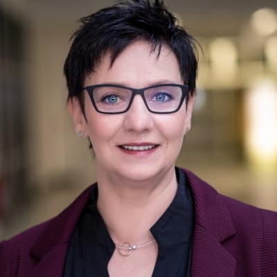 contactPerson.contactPerson.title